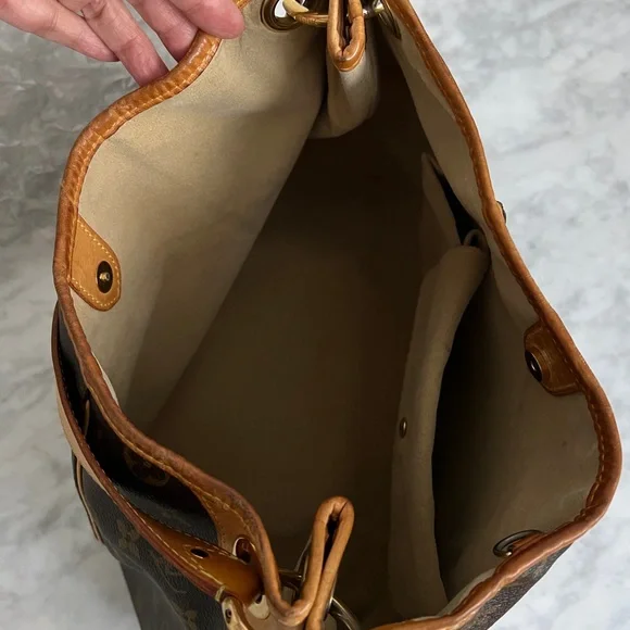 Louis Vuitton Galliera PM Monogram Shoulder Hobo Bag circa 2009 (Miami FL store) - Picture 11 of 15
